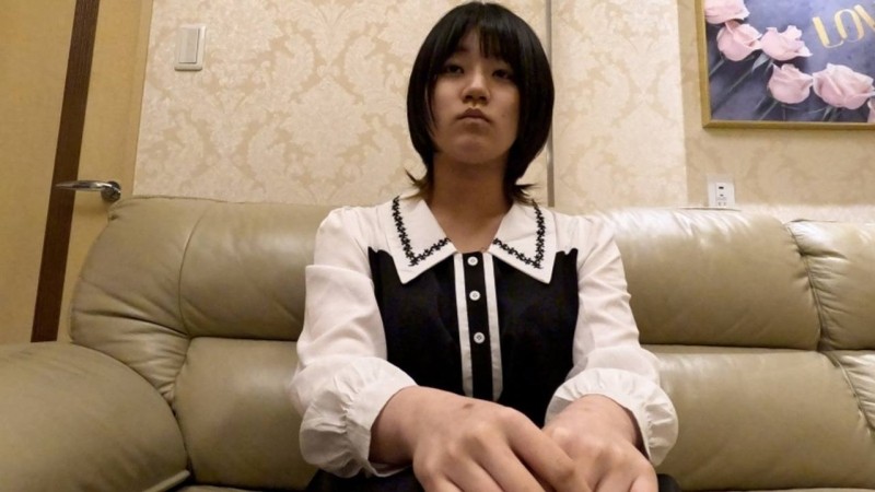 Misuzu (19) is a mentally unstable girl with horrible lewd marks. She does whatever I say, so I make her lick the candy I put in her anus, do anal penetration ATM, do reverse face sitting, and give her anal oral.